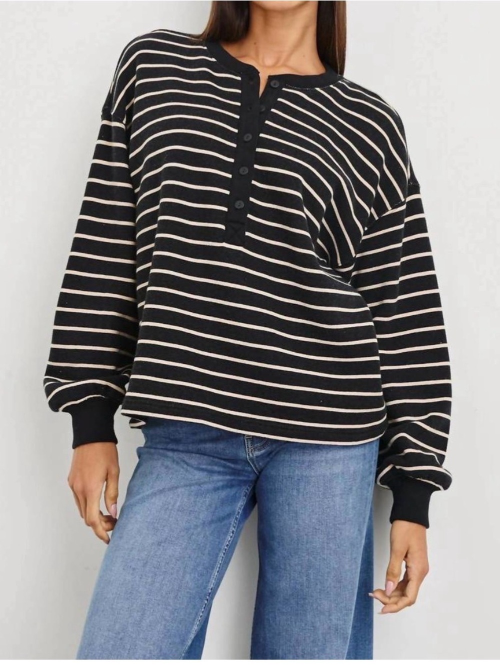 NEW RAILS joan long sleeve sweatshirt in black/ ivory
